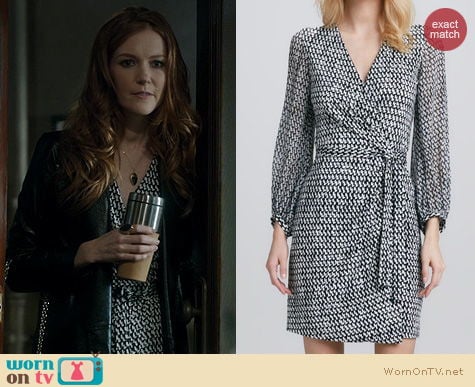 Fashion of Scandal: Diane von Furstenberg Sigourney Tweed Dash Black Dress worn by Darby Stanchfield