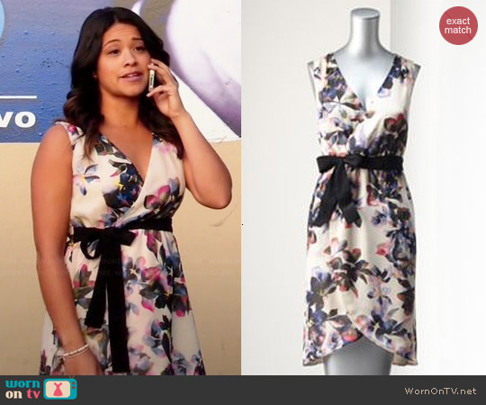 Simply Vera Vera Wang Floral Surplice Dress worn by Gina Rodriguez on Jane the Virgin