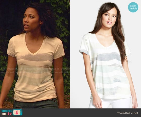 Sol Angeles Cove Wave V-neck Tee worn by Eva Sinclair (Kylie Bunbury) on Under the Dome