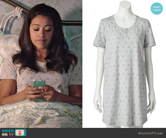 Sonoma Life + Style Graphic Sleep Shirt in Gray Star Moon worn by Jane Villanueva (Gina Rodriguez) on Jane the Virgin