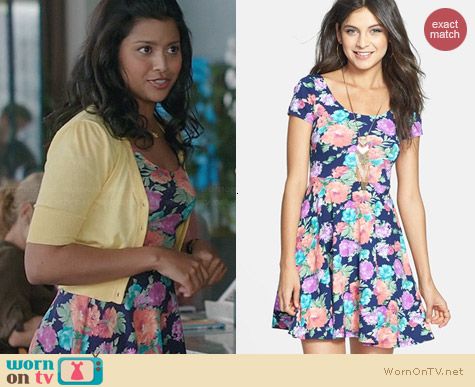 Soprano Chloe Scoopneck Skater Dress worn by Tiya Sircar on The Crazy Ones