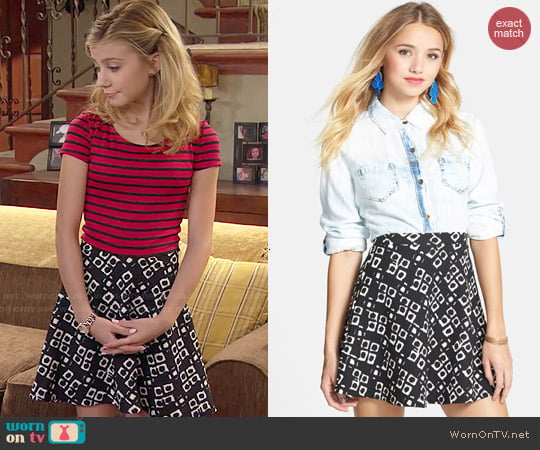 Soprano Textured Flower Print Skirt worn by Avery Jennings (G. Hannelius) on Dog with a Blog