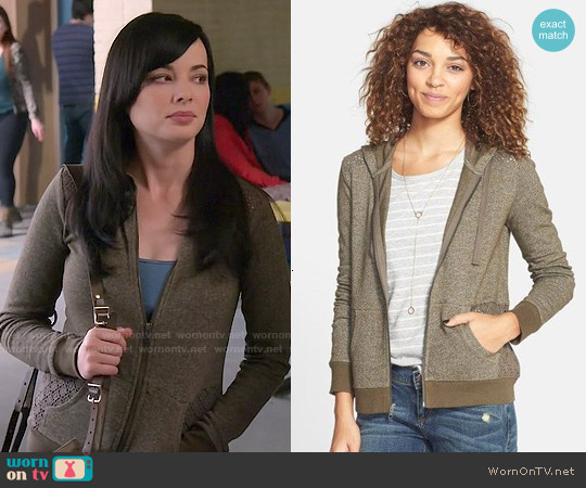 Sun & Shadow Lace Panel Front Zip Hoodie worn by Jenna Hamilton (Ashley Rickards) on Awkward