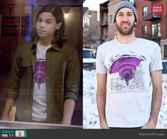 Threadless Event Horizon Tee worn by Carlos Valdes on The Flash