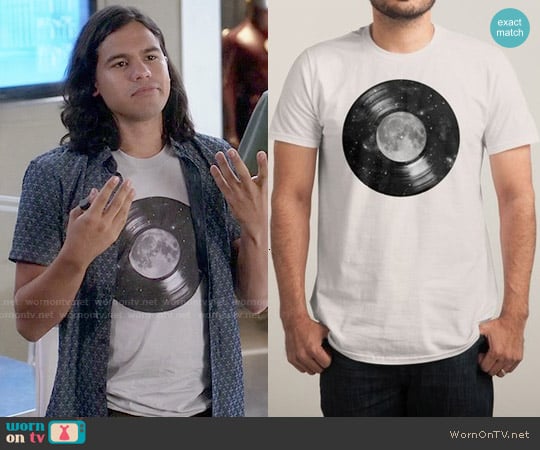 Threadless Galaxy Tunes Tee worn by Cisco Ramon (Carlos Valdes) on The Flash