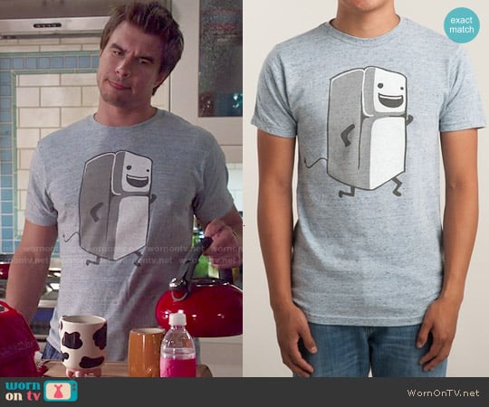 Threadless Refrigerator Running Tee worn by Mark (Rob Mayes) on Mistresses