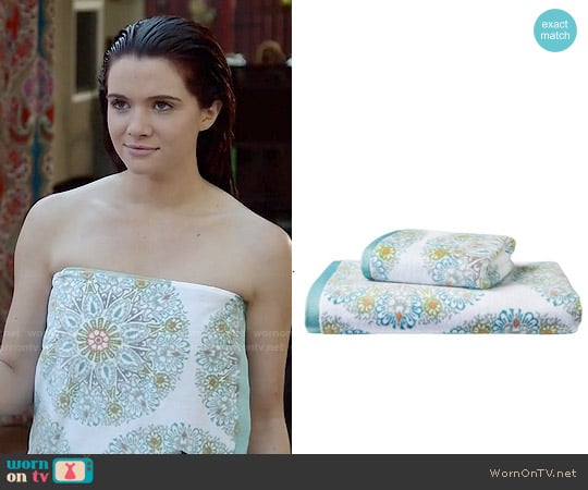 Threshold Medallion Towel Set worn by Karma (Katie Stevens) on Faking It