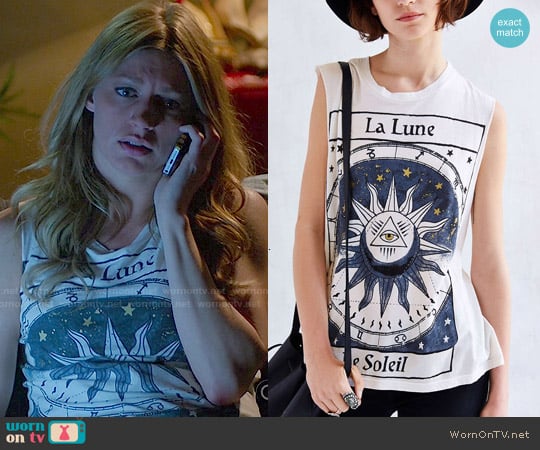 Title Unknown La Lune Foiled Muscle Tee worn by Josslyn Carver (Jes Macallan) on Mistresses