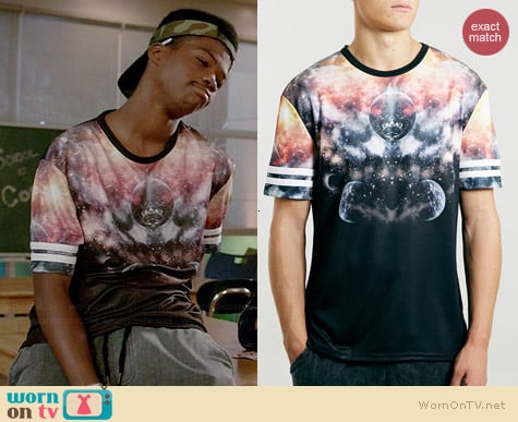 Topman Black Universe Closed Mesh T-shirt worn by Astro on Red Band Society