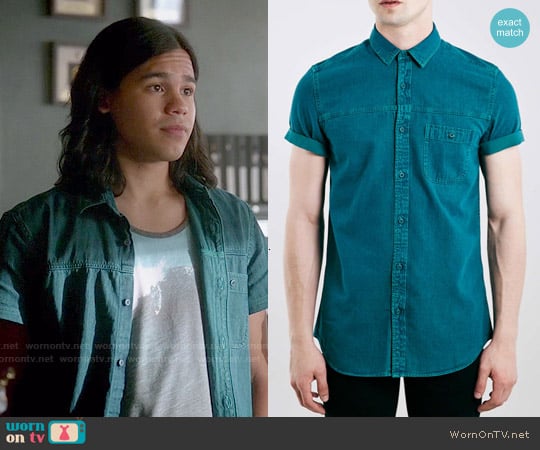 Topman Teal Grunge Denim Short Sleeve Casual Shirt worn by Cisco Ramon (Carlos Valdes) on The Flash