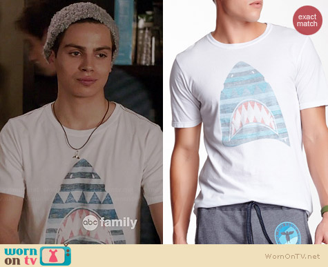 Topo Ranch Shark Tee worn by Jake Austin on The Fosters