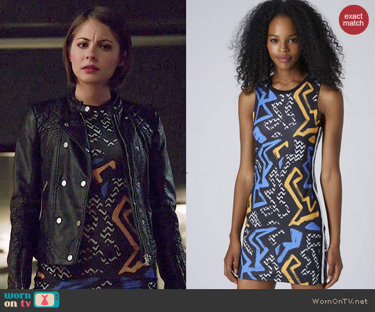 Topshop Graffiti Print Bodycon Dress worn by Willa Holland on Arrow