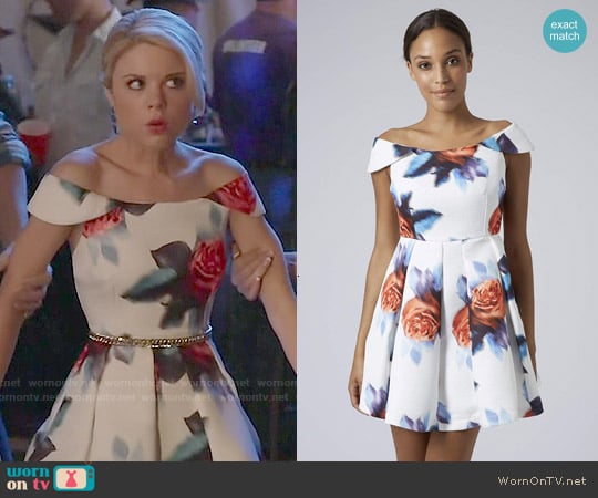 Topshop Bardot Digital Floral Dress worn by Lauren (Bailey Buntain) on Faking It