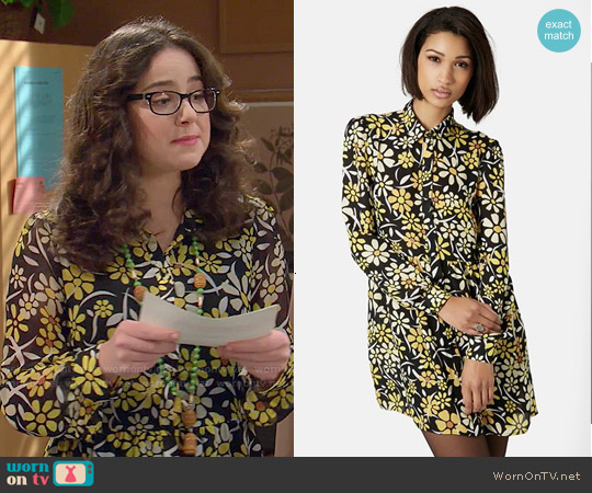 Topshop Daisy Print Shirt Dress worn by Delia Delfano (Sarah Gilman) on I Didnt Do It