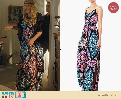 Topshop Cutabout Floral Maxi Dress worn by Busy Phillips on Cougar Town