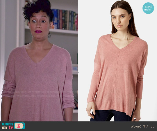 Topshop Front Seam V-neck Sweater in Dark Pink worn by Rainbow Johnson (Tracee Ellis Ross) on Black-ish