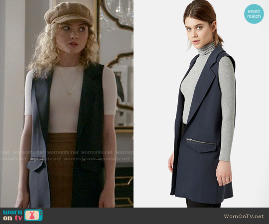 Topshop Long Utility Vest worn by Grace Gardner (Skyler Samuels) on Scream Queens