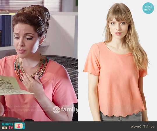 Topshop Scallop Frill Tee in Peach worn by Audrey Pitagorski (Paige Spara) on Kevin from Work