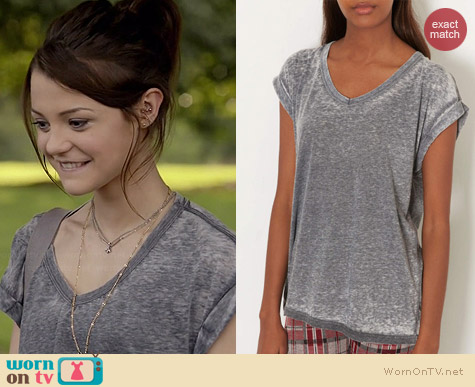 Topshop V-neck Burnout Tee worn by Kathryn Prescott on Finding Carter