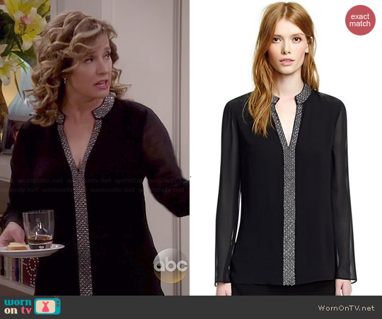 Tory Burch Lynn Tunic worn by Nancy Travis on Last Man Standing