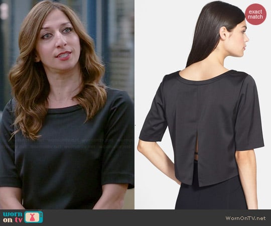 Trouve Split Back Crop Top worn by Chelsea Peretti on Brooklyn 99