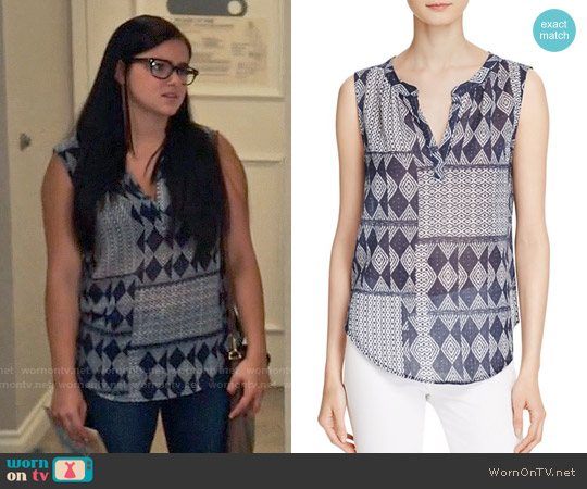 Velvet by Graham & Spencer Mali Gauze Blouse worn by Alex Dunphy (Ariel Winter) on Modern Family