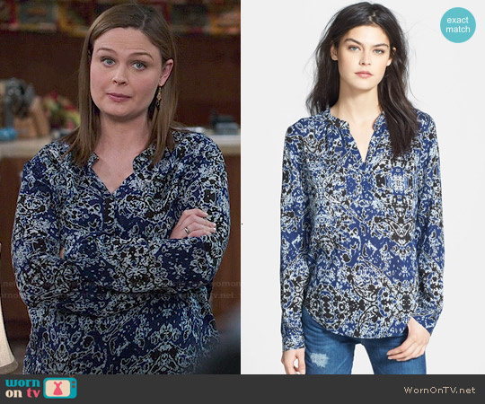 Velvet by Graham & Spencer Printed Popover Blouse in Twilight worn by Temperance 'Bones' Brennan (Emily Deschanel) on Bones