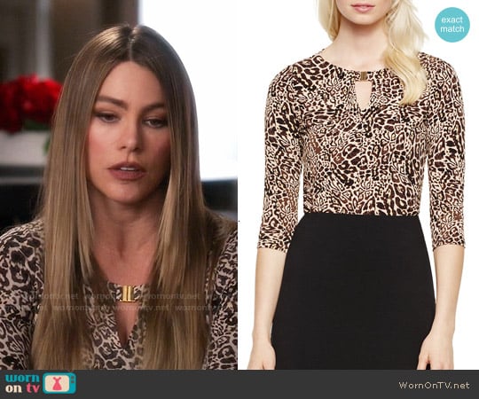 Vince Camuto Leopard Print Keyhole Top worn by  Gloria Pritchett (Sofia Vergara) on Modern Family