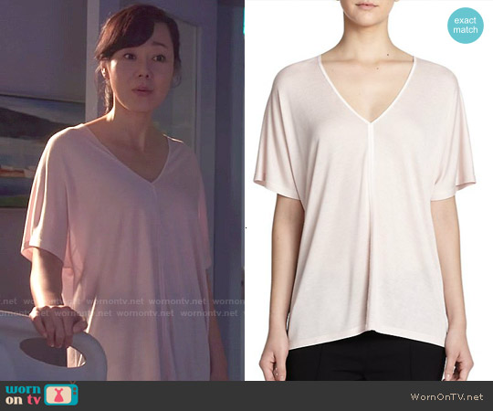 Vince Slub V-neck Tee in Buff worn by Karen Rhodes (Yunjin Kim) on Mistresses