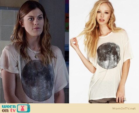 Wildfox Blue Moon Tshirt worn by Lindsey Shaw on PLL