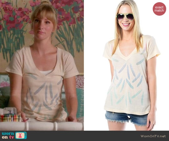 Wildfox Falling Feathers Tee worn by Heather Morris on Glee