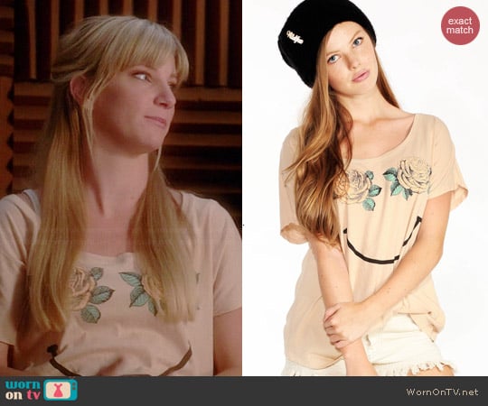 Wildfox Happy Roses Goldie Tee worn by Heather Morris on Glee