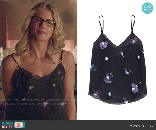 Wilfred Minou Camisole in Black Bellicent worn by Felicity Smoak (Emily Bett Rickards) on Arrow