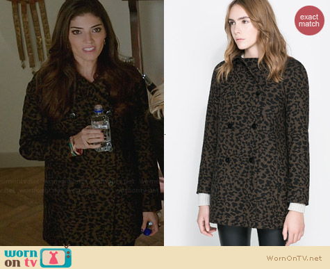 Zara Double Breasted Wool Coat in Animal worn by Amanda Setton on The Crazy Ones