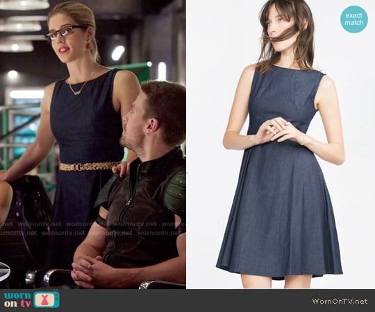 Zara Flared Denim Dress worn by Felicity Smoak (Emily Bett Rickards) on Arrow