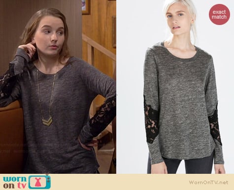 Zara Lace Sleeve Linen Tshirt worn by Kaitlyn Dever on Last Man Standing