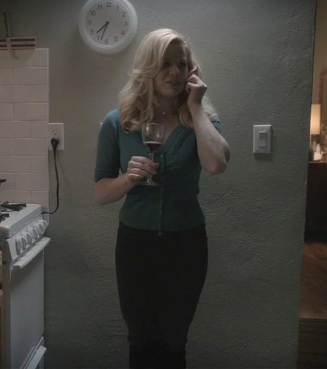 Ivy's green cardigan on Smash