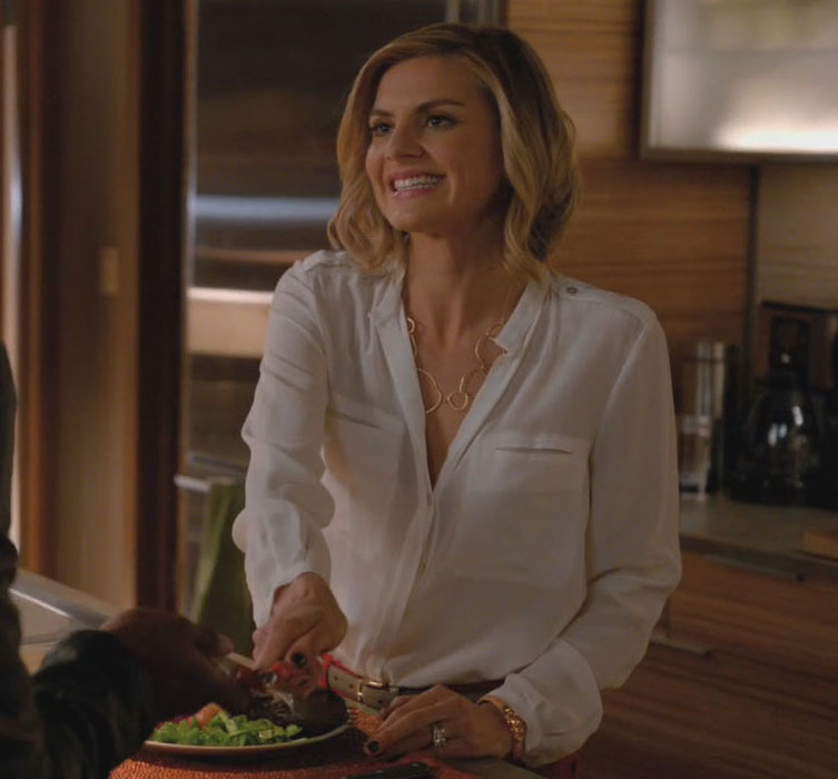 Jane's white blouse on Happy Endings