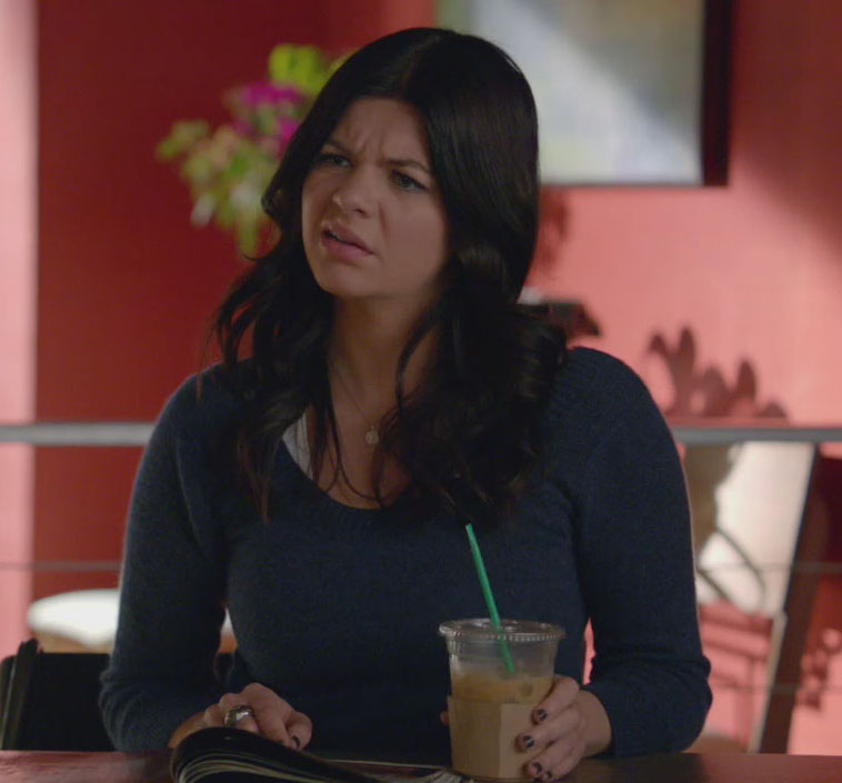 Penny's plain blue sweater on Happy Endings