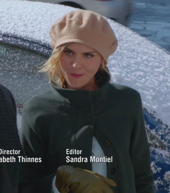 Jane's green coat and beige hat on Happy Endings