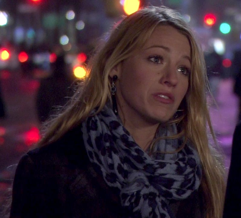 Serena's leopard print scarf of Gossip Girl