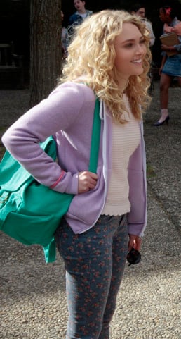 Carrie's blue and red floral jeans on The Carrie Diaries