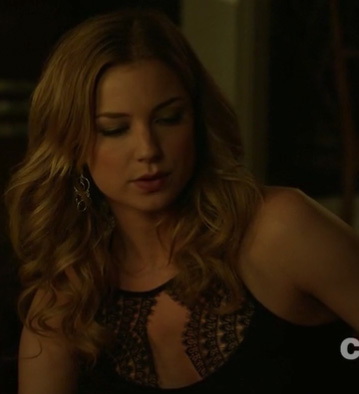Emily's black lace cutout top on Revenge