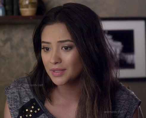 Emily's grey studded tee on Pretty Little Liars