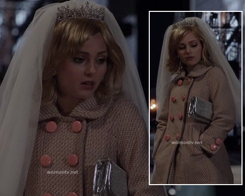 Carrie's tweed coat with pink buttons on The Carrie Diaries