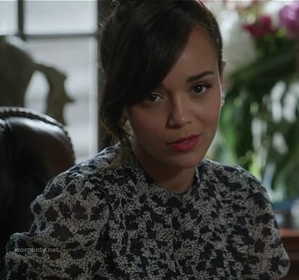 Ashley's flower printed blouse on Revenge