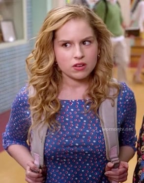 Lisa's blue spot print tee on Suburgatory