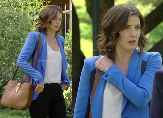 Robin's blue and navy colorblock blazer on How I Met Your Mother