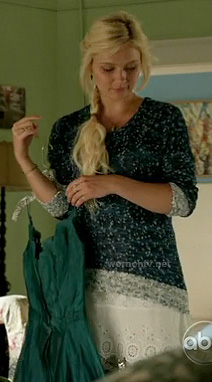 Scarlett's blue speckled sweater on Nashville