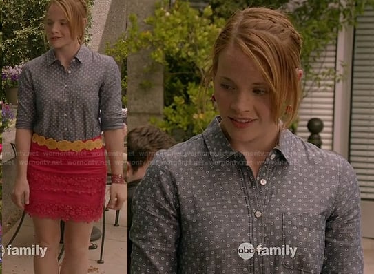 Daphne's red lace skirt, yellow flower belt and chambray dot print shirt on Switched at Birth